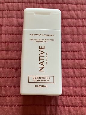 Native Coconut & Vanilla Moisturizing Conditioner - White with Brown Text